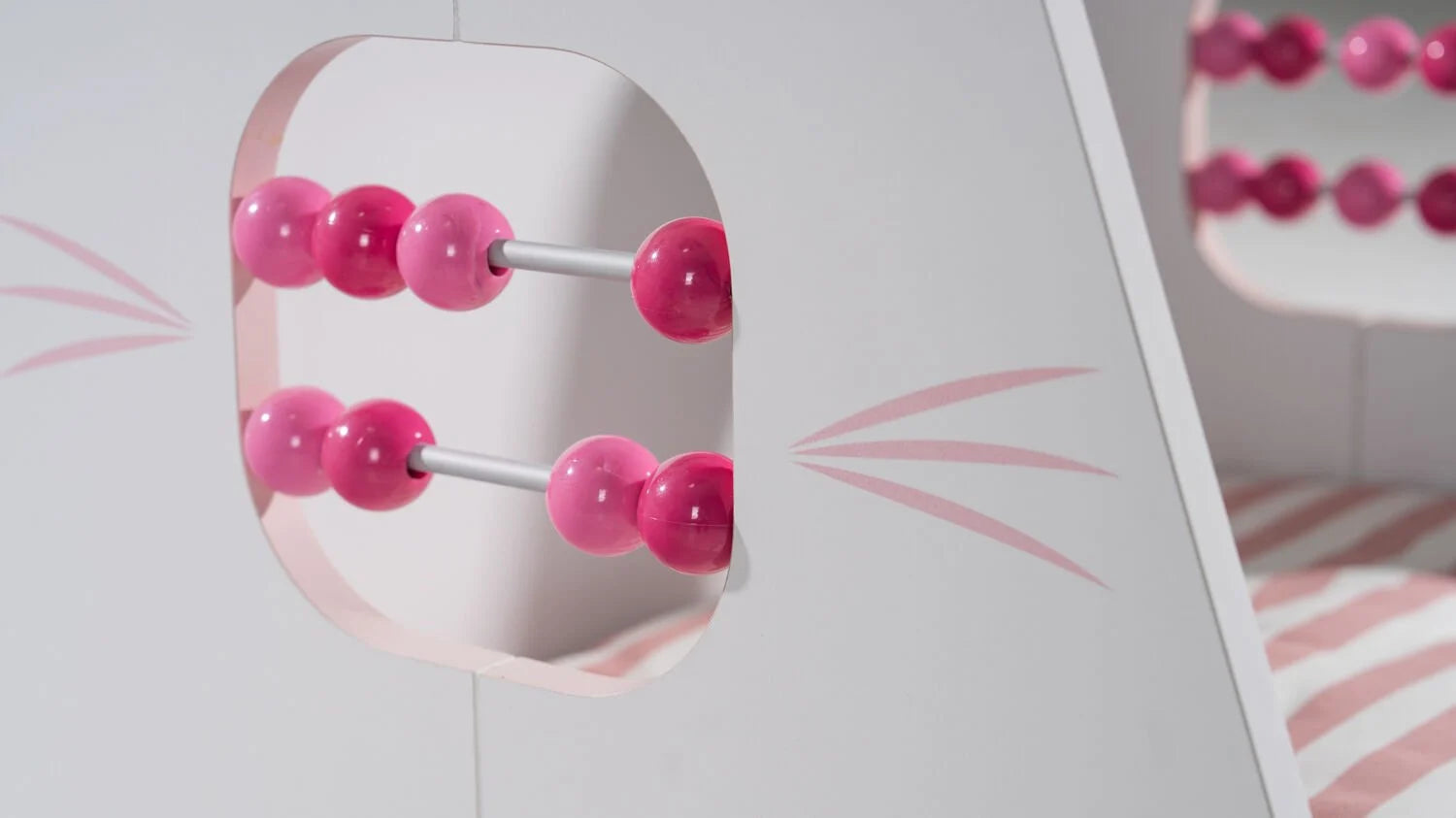 Cat Lounge Seat & White & Pink Design